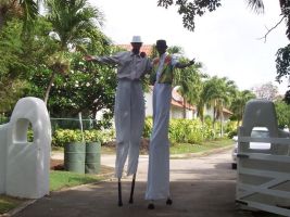 entertainment stilt walkers