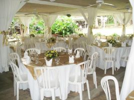 tropical garden ceremony table