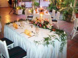tropical garden ceremony table