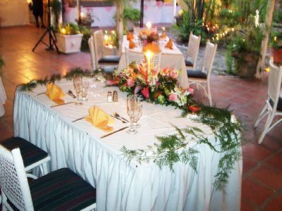 tropical garden ceremony table