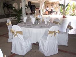 tropical garden ceremony table