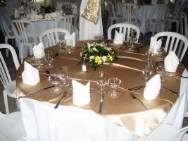 tropical garden ceremony table