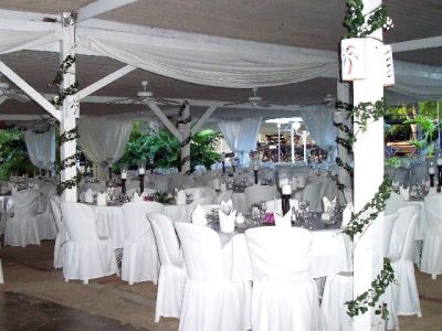 tropical garden ceremony table layout