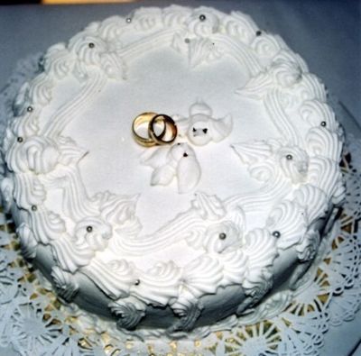 wedding cake rings doves